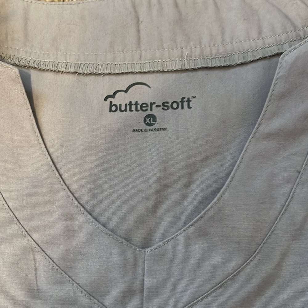 Scrub top - Picture 3 of 5